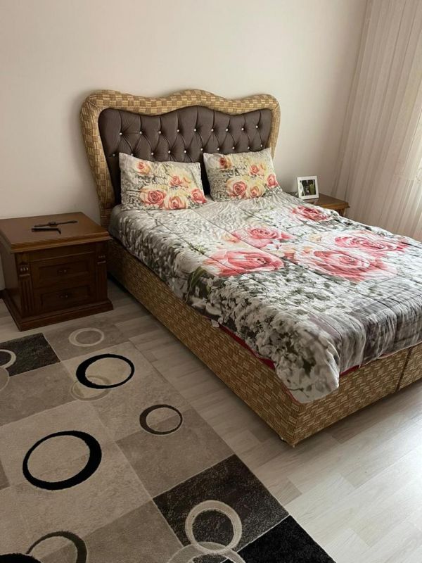 საწოლი სამ ადგილიანი